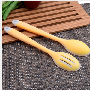 硅膠制品為什么會發黃，硅膠制品發黃原因【行業百科】